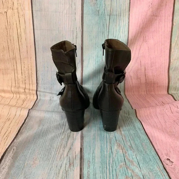 Natural soul by Naturalizer heel buckle round toe boots - Picture 5 of 14